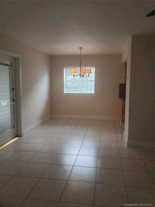 Recently Sold: $98,000 (2 beds, 2 baths, 883 Square Feet)