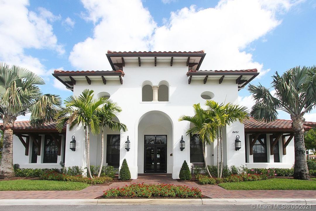 Recently Sold: $1,490,000 (5 beds, 3 baths, 4040 Square Feet)