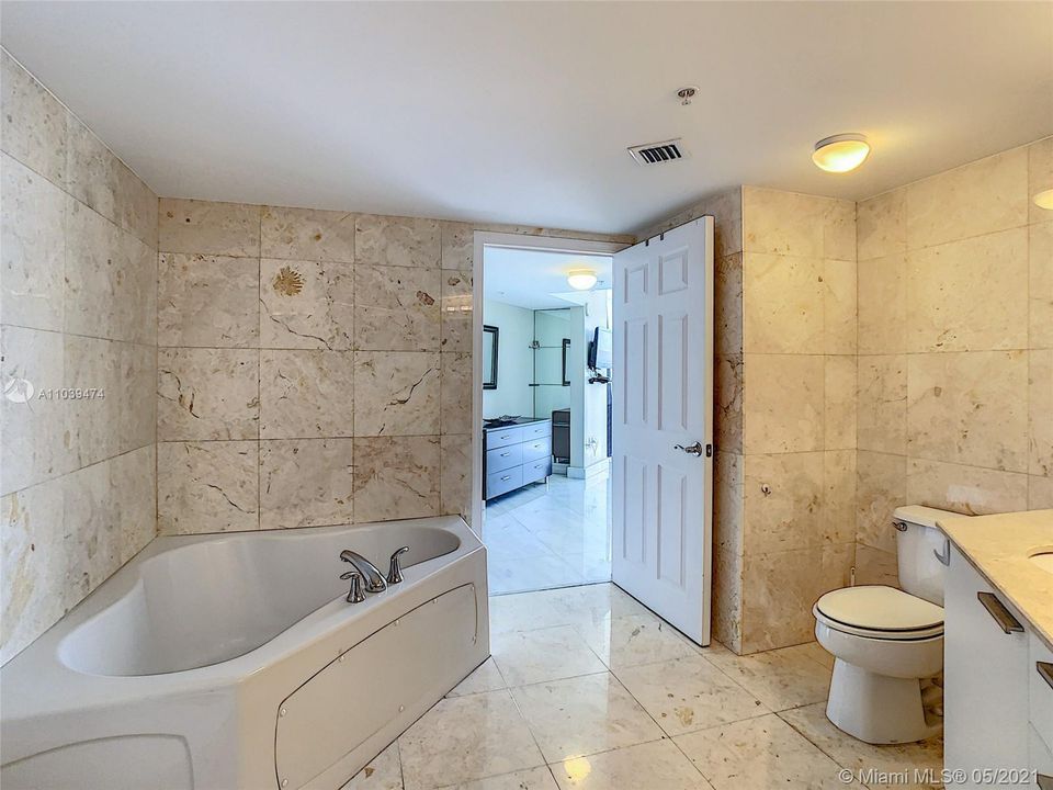 最近租的: $5,000 (2 贝兹, 2 浴室, 1602 平方英尺)