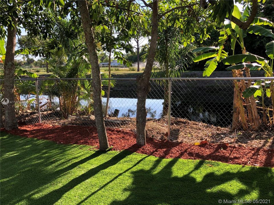 最近售出: $259,000 (2 贝兹, 2 浴室, 843 平方英尺)