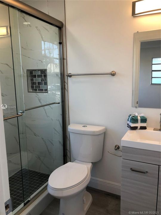 最近售出: $259,000 (2 贝兹, 2 浴室, 843 平方英尺)