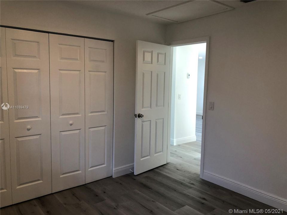 最近售出: $259,000 (2 贝兹, 2 浴室, 843 平方英尺)