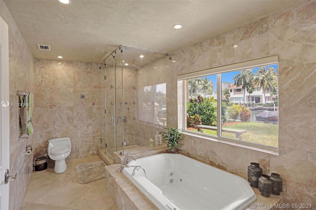 Недавно продано: $2,697,000 (5 спален, 5 ванн, 3712 Квадратных фут)