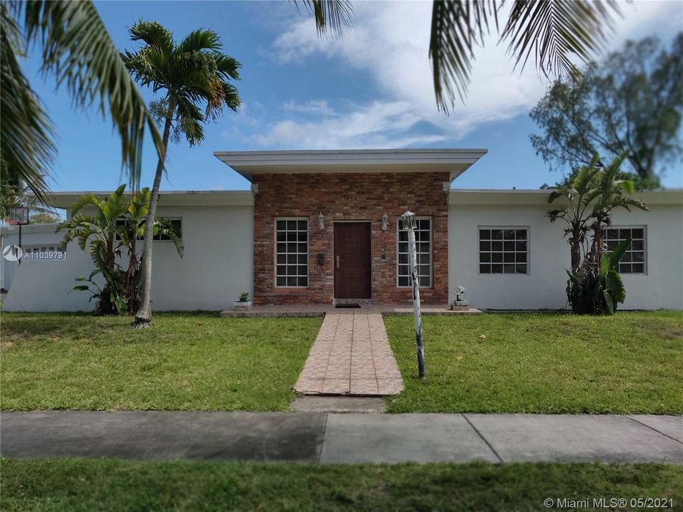 Recently Sold: $1,120,000 (4 beds, 4 baths, 3106 Square Feet)