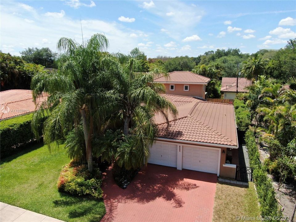 Recently Sold: $1,220,000 (5 beds, 3 baths, 3353 Square Feet)