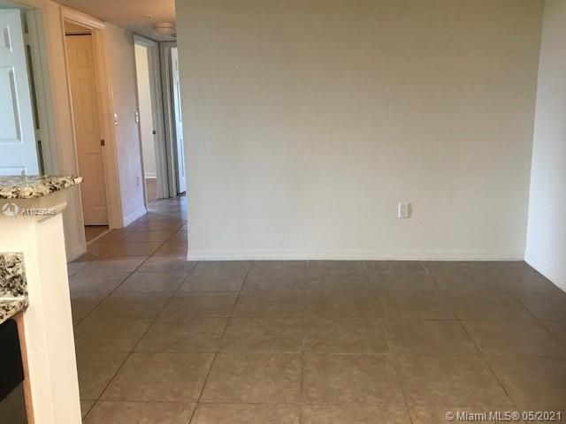 Recently Rented: $1,900 (3 beds, 2 baths, 1115 Square Feet)