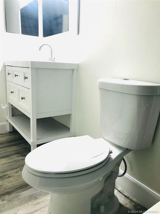 Recently Rented: $1,100 (1 beds, 1 baths, 775 Square Feet)