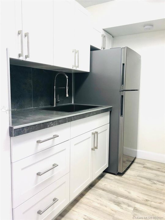 Recently Rented: $1,100 (1 beds, 1 baths, 775 Square Feet)