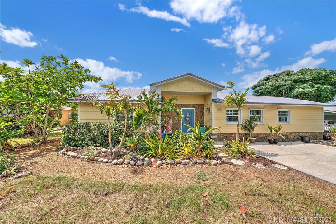 1678 NE Sunview Terrace_Jensen Beach_Fl_Front 5