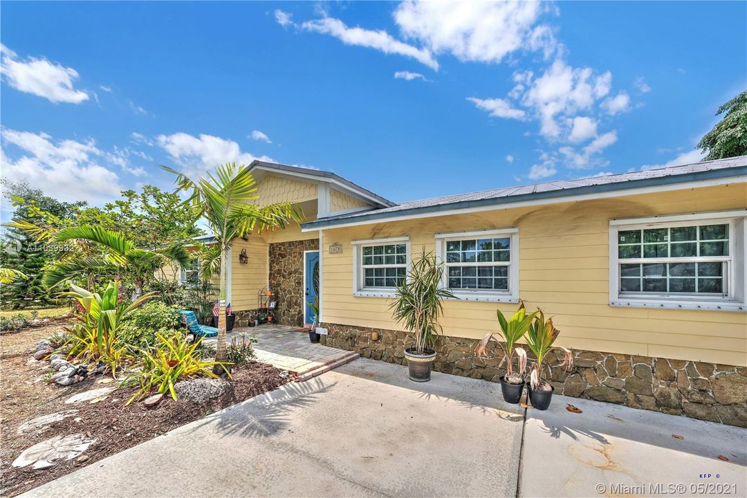 1678 NE Sunview Terrace_Jensen Beach_Fl_Front 4