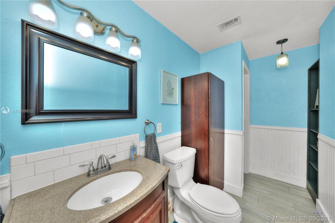 1678 NE Sunview Terrace_Jensen Beach_Fl_Bathroom 2