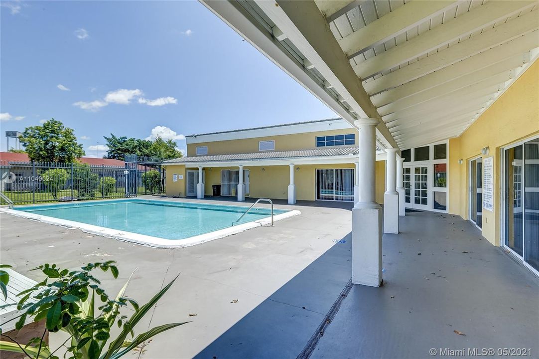 最近售出: $220,000 (3 贝兹, 2 浴室, 1163 平方英尺)