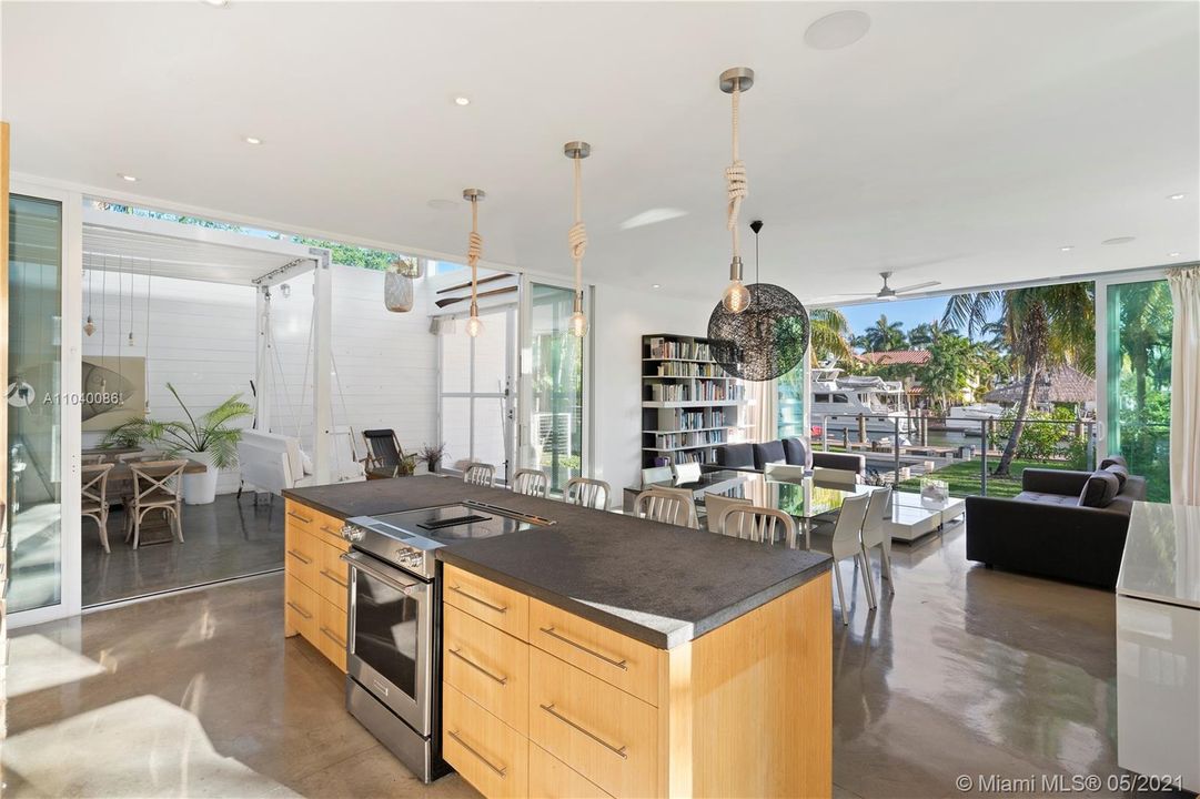 Recently Sold: $3,200,000 (4 beds, 5 baths, 2964 Square Feet)