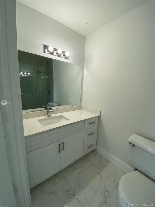 Недавно продано: $160,000 (2 спален, 2 ванн, 816 Квадратных фут)