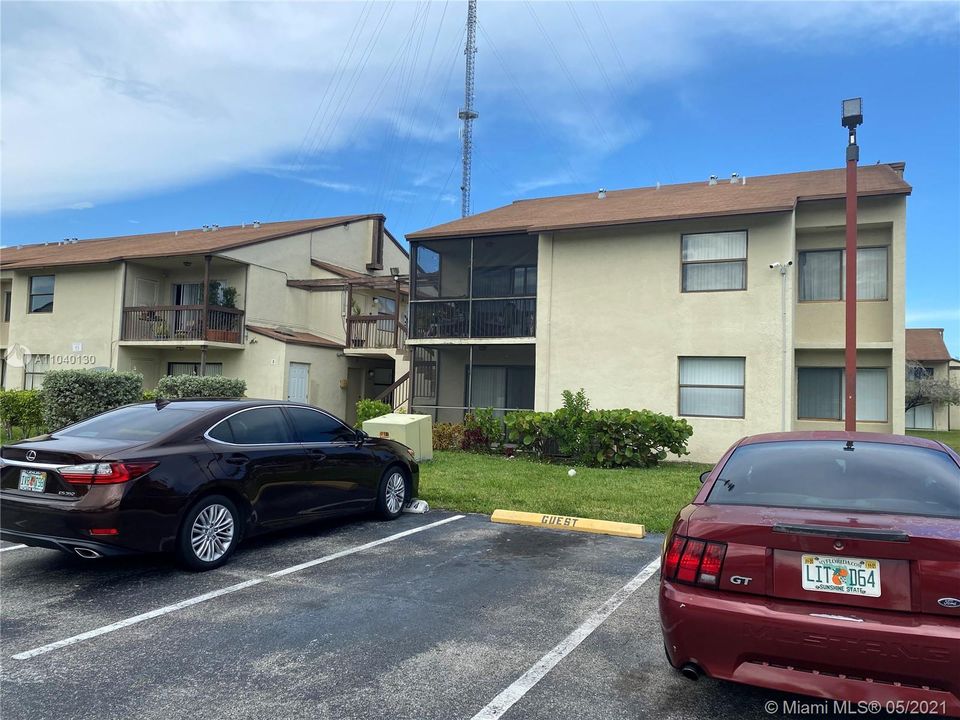 Недавно продано: $160,000 (2 спален, 2 ванн, 816 Квадратных фут)