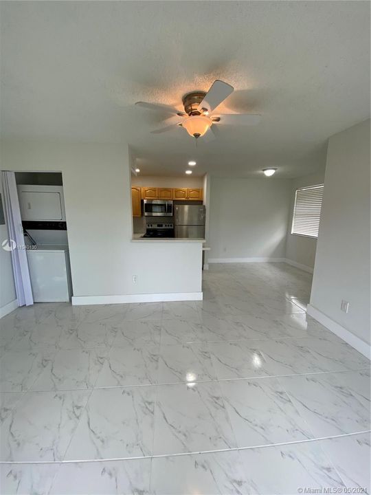 Недавно продано: $160,000 (2 спален, 2 ванн, 816 Квадратных фут)