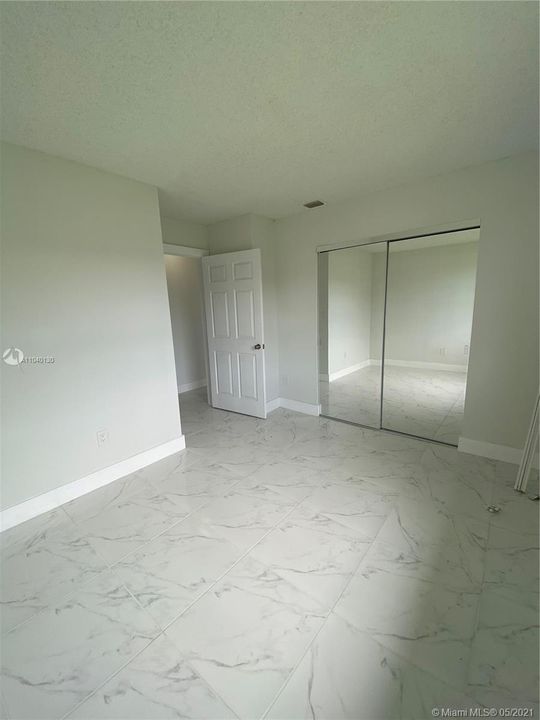 Недавно продано: $160,000 (2 спален, 2 ванн, 816 Квадратных фут)