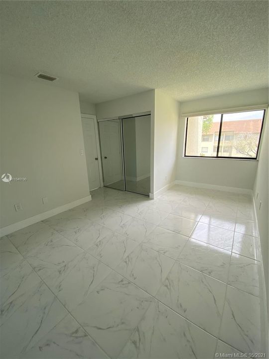 Недавно продано: $160,000 (2 спален, 2 ванн, 816 Квадратных фут)