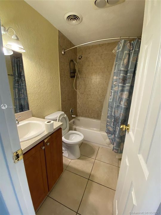 最近租的: $1,250 (2 贝兹, 1 浴室, 880 平方英尺)