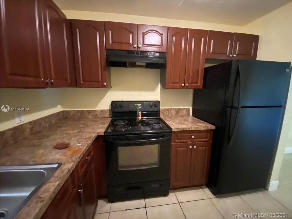 Recently Rented: $1,250 (2 beds, 1 baths, 880 Square Feet)