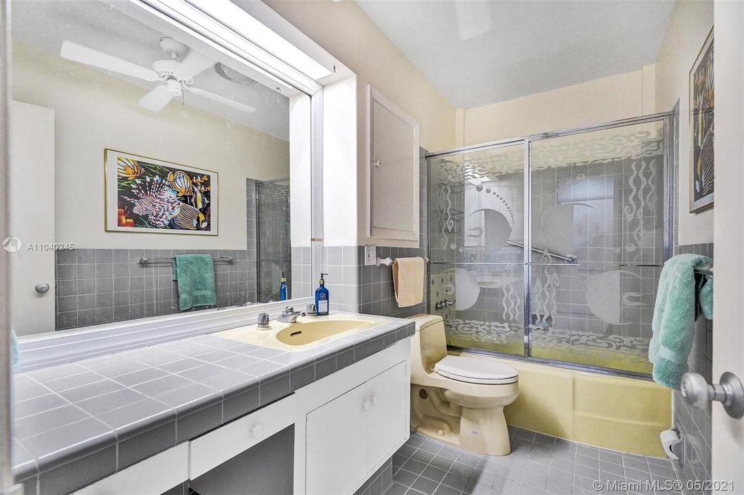 Recently Sold: $2,600,000 (2 beds, 2 baths, 2668 Square Feet)