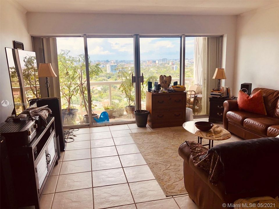 Recently Rented: $2,000 (1 beds, 1 baths, 886 Square Feet)