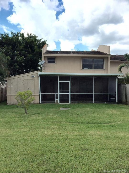 Recientemente alquilado: $2,550 (3 camas, 2 baños, 1600 Pies cuadrados)