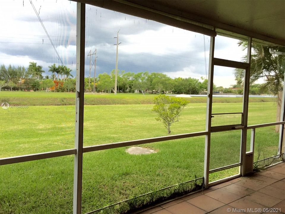 Recientemente alquilado: $2,550 (3 camas, 2 baños, 1600 Pies cuadrados)