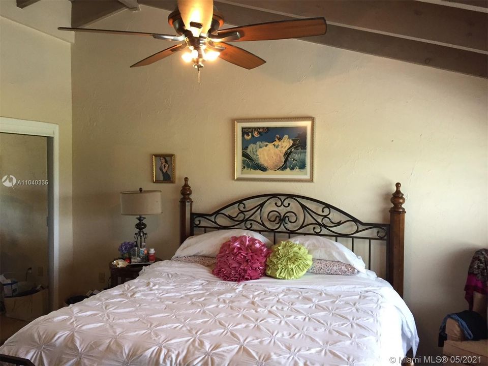 Recientemente alquilado: $2,550 (3 camas, 2 baños, 1600 Pies cuadrados)