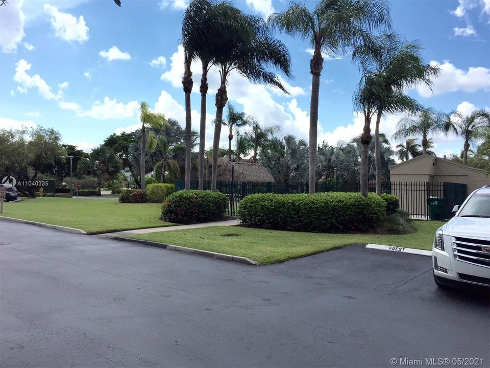 Recientemente alquilado: $2,550 (3 camas, 2 baños, 1600 Pies cuadrados)