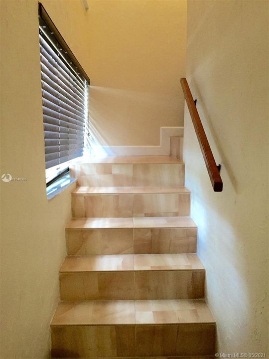 Recientemente alquilado: $2,550 (3 camas, 2 baños, 1600 Pies cuadrados)