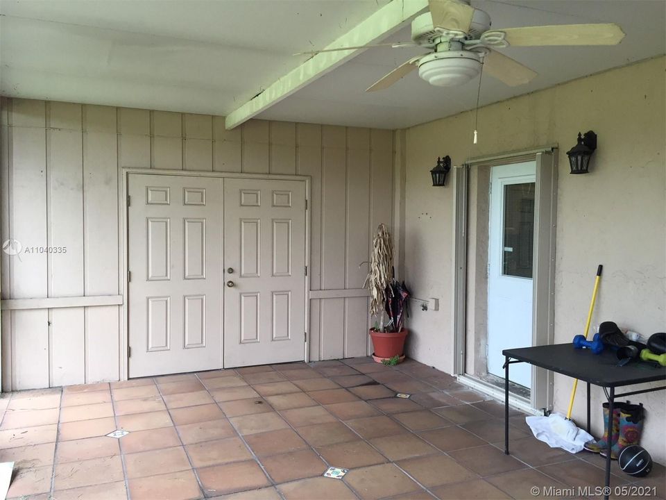 Recientemente alquilado: $2,550 (3 camas, 2 baños, 1600 Pies cuadrados)