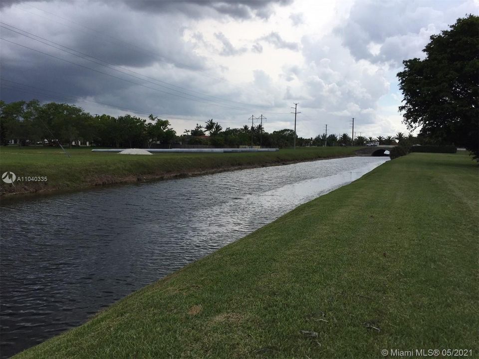 Recientemente alquilado: $2,550 (3 camas, 2 baños, 1600 Pies cuadrados)