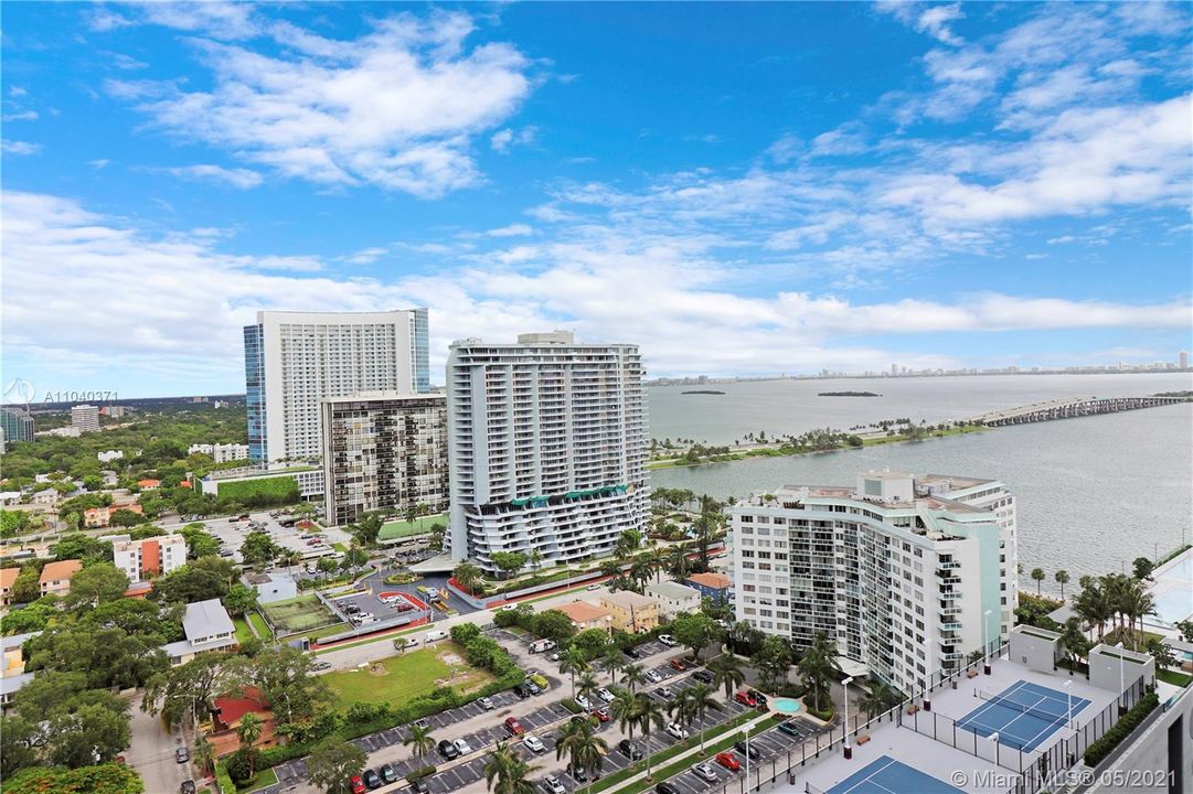 Recently Sold: $616,000 (2 beds, 2 baths, 1141 Square Feet)