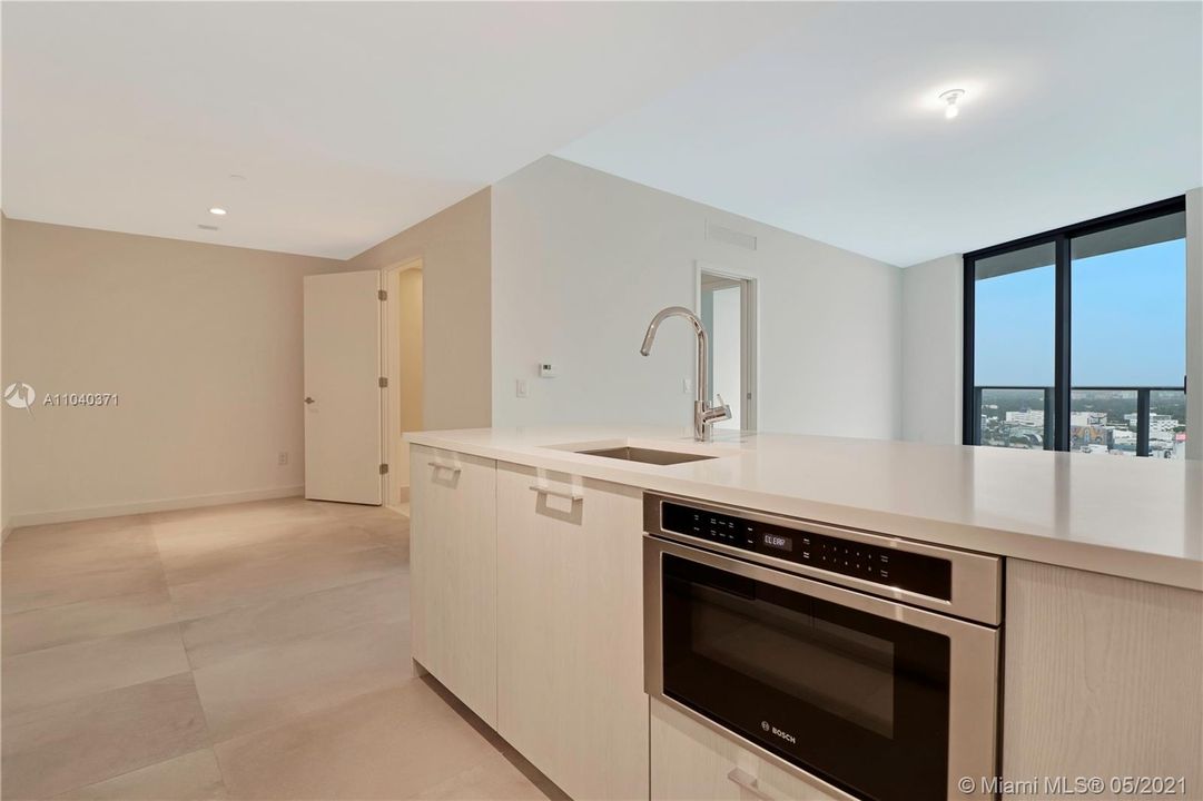 Recently Sold: $616,000 (2 beds, 2 baths, 1141 Square Feet)