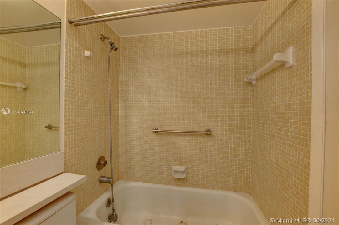 Недавно продано: $46,000 (1 спален, 1 ванн, 738 Квадратных фут)
