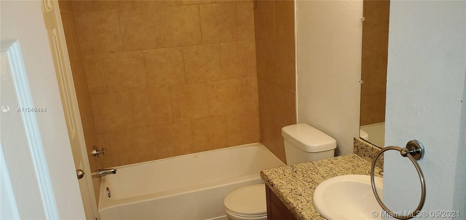 最近租的: $1,640 (2 贝兹, 1 浴室, 965 平方英尺)