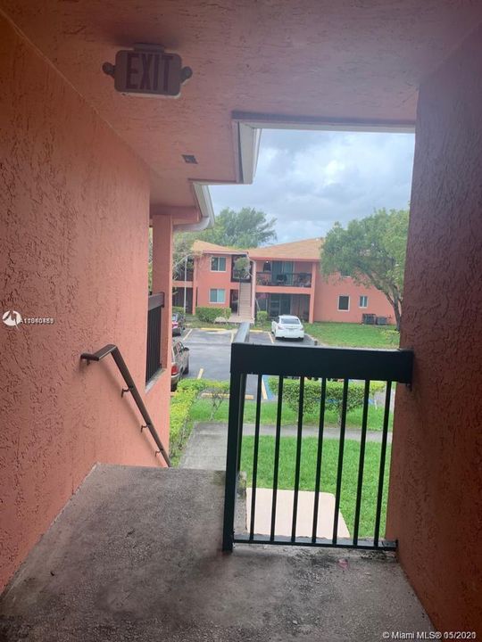 Recientemente alquilado: $1,400 (2 camas, 2 baños, 1000 Pies cuadrados)