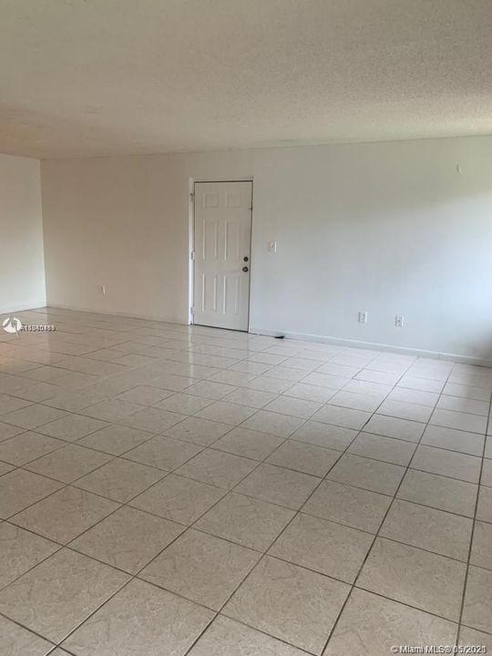 Recientemente alquilado: $1,400 (2 camas, 2 baños, 1000 Pies cuadrados)