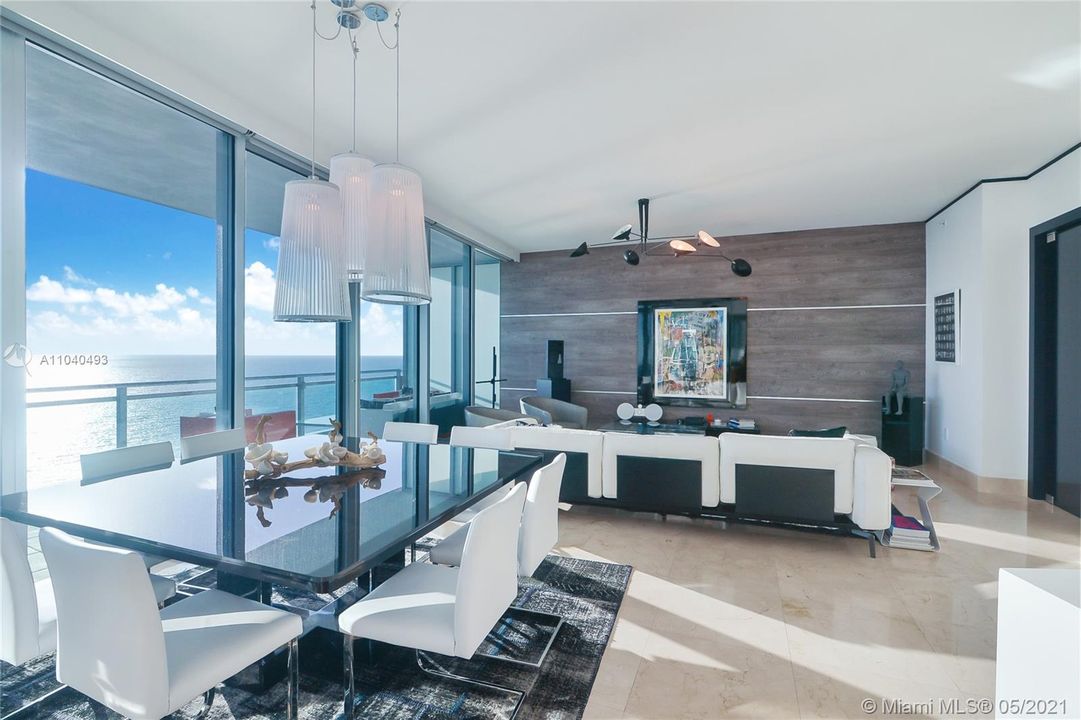 Recently Sold: $3,850,000 (2 beds, 2 baths, 1913 Square Feet)