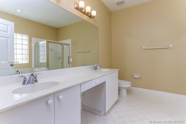 Recently Rented: $2,895 (3 beds, 2 baths, 1661 Square Feet)