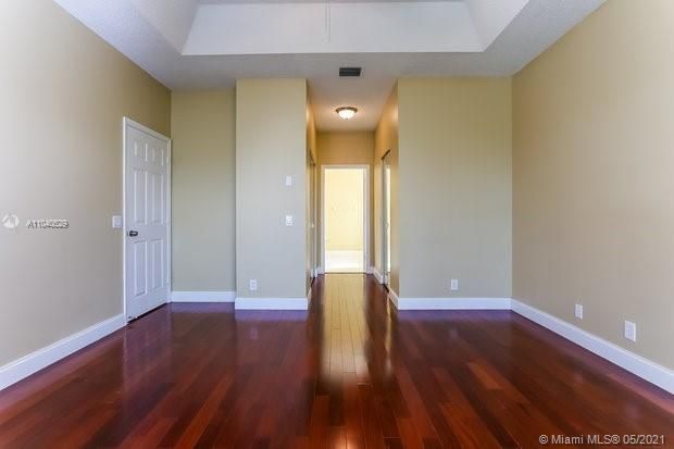 Recently Rented: $2,895 (3 beds, 2 baths, 1661 Square Feet)