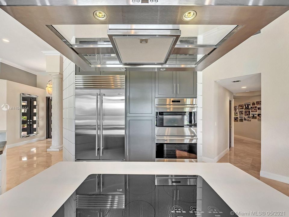 Недавно продано: $1,685,000 (5 спален, 5 ванн, 3547 Квадратных фут)