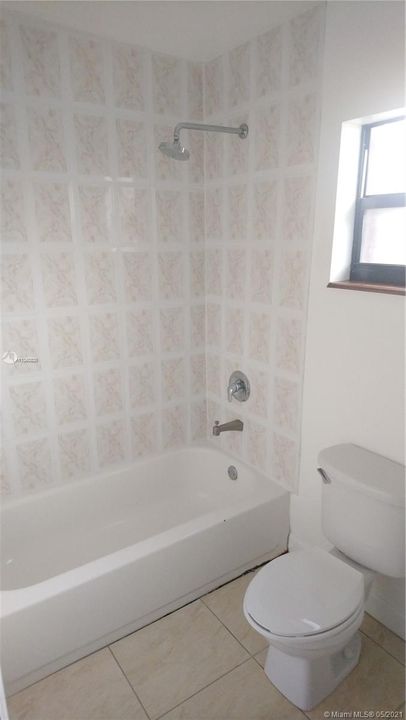 Недавно арендовано: $1,000 (0 спален, 1 ванн, 350 Квадратных фут)