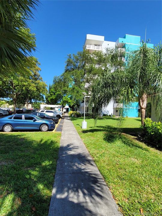 Vendido Recientemente: $142,000 (2 camas, 2 baños, 1100 Pies cuadrados)