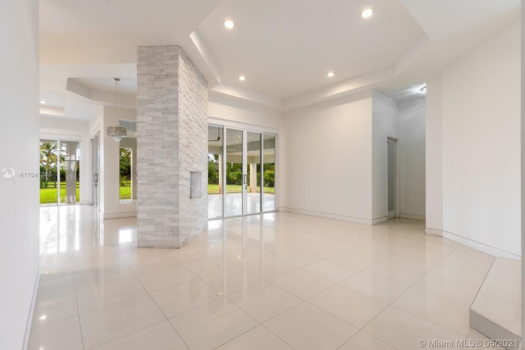 Recently Sold: $1,199,000 (5 beds, 4 baths, 3773 Square Feet)