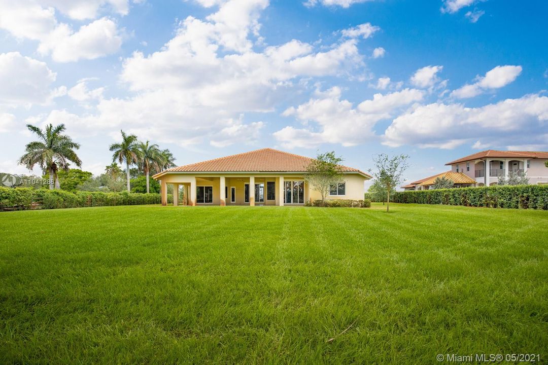 Recently Sold: $1,199,000 (5 beds, 4 baths, 3773 Square Feet)