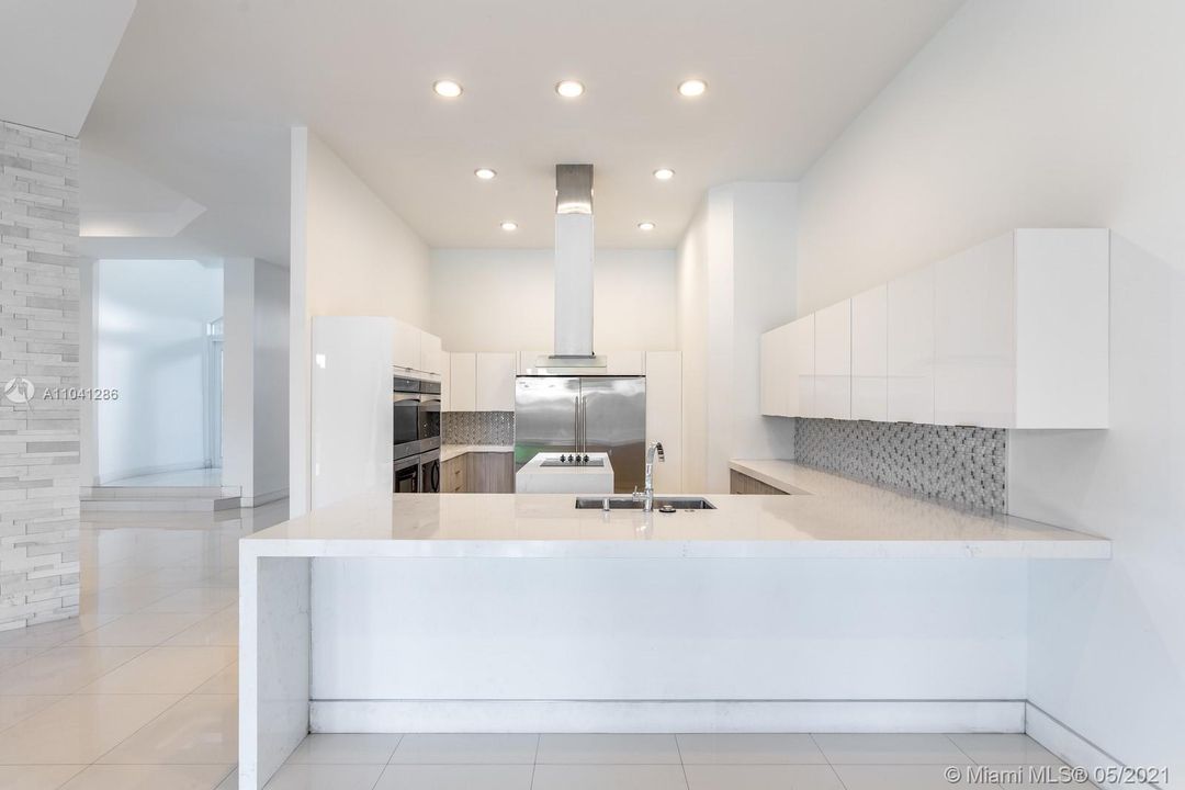 Recently Sold: $1,199,000 (5 beds, 4 baths, 3773 Square Feet)