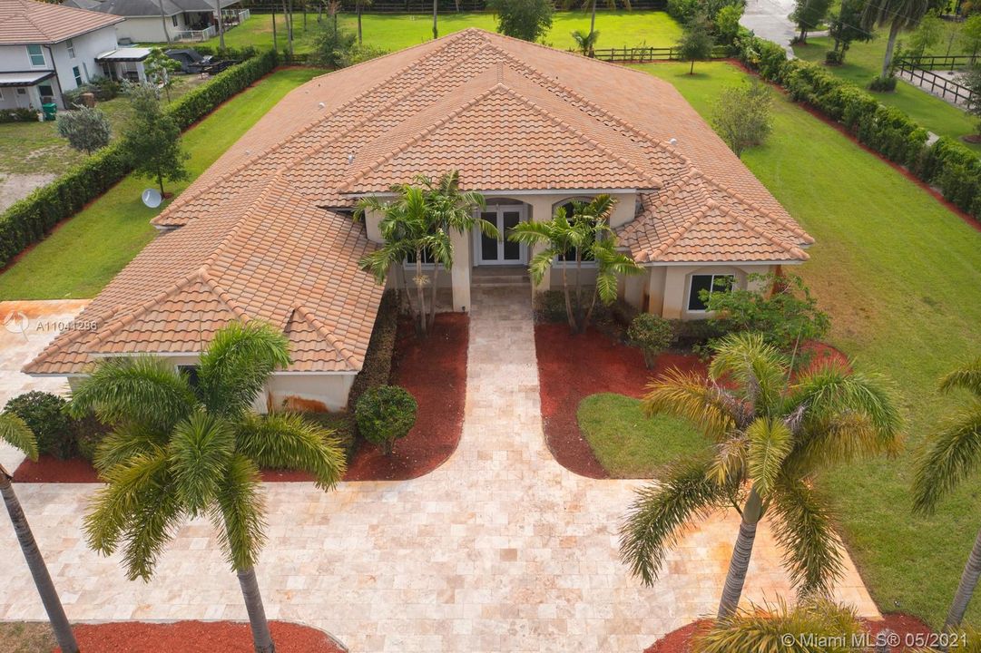 Recently Sold: $1,199,000 (5 beds, 4 baths, 3773 Square Feet)