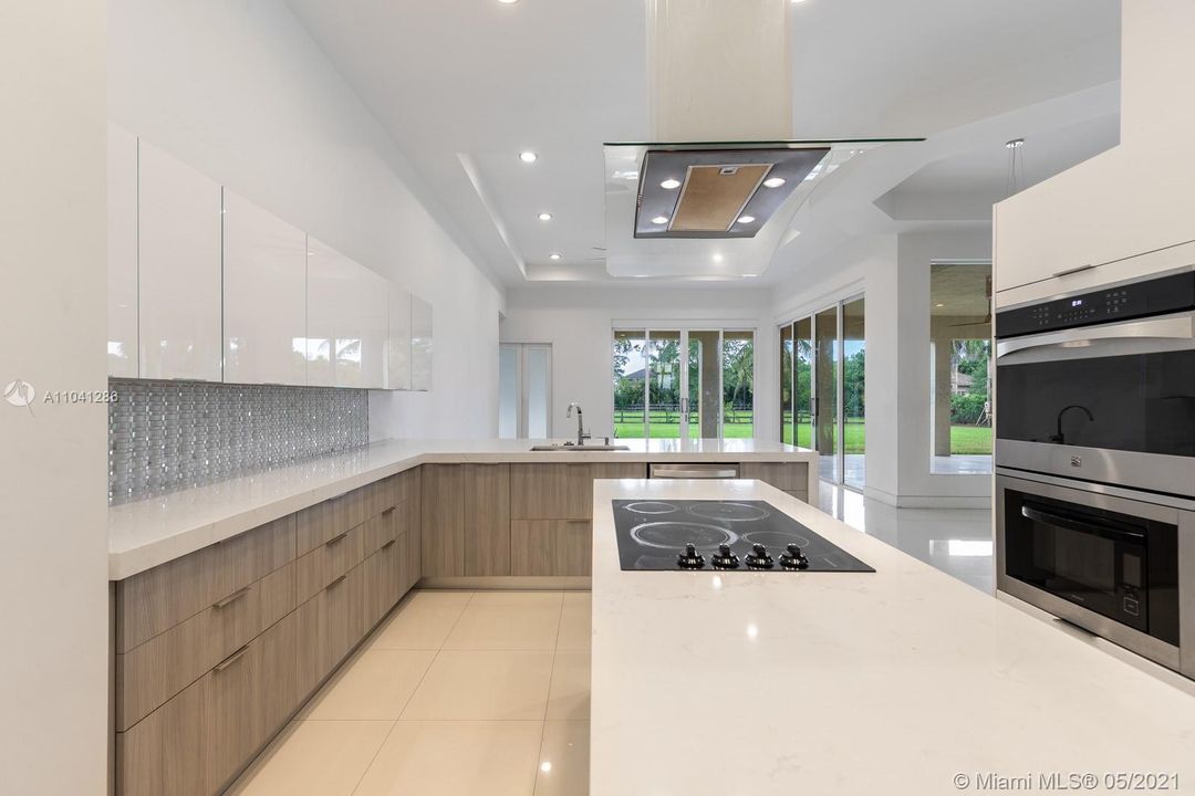 Recently Sold: $1,199,000 (5 beds, 4 baths, 3773 Square Feet)